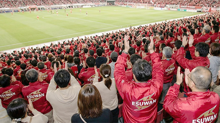 サッカーチームのサポーターグッズ用ブルゾン