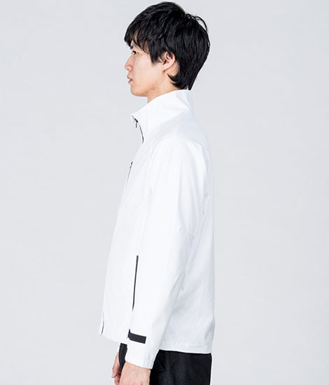 モデル身長184cm　ホワイト/Lサイズ　側面