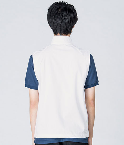 モデル身長184cm　ホワイト/Lサイズ　背面