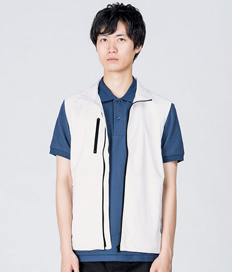 モデル身長184cm　ホワイト/Lサイズ　前開き