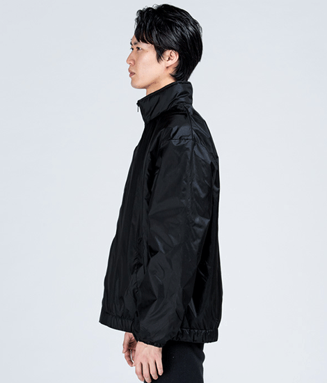 モデル身長184cm　ブラック/XLサイズ　側面