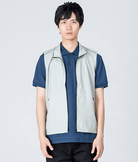 モデル身長184cm　ホワイト/Lサイズ　前開き