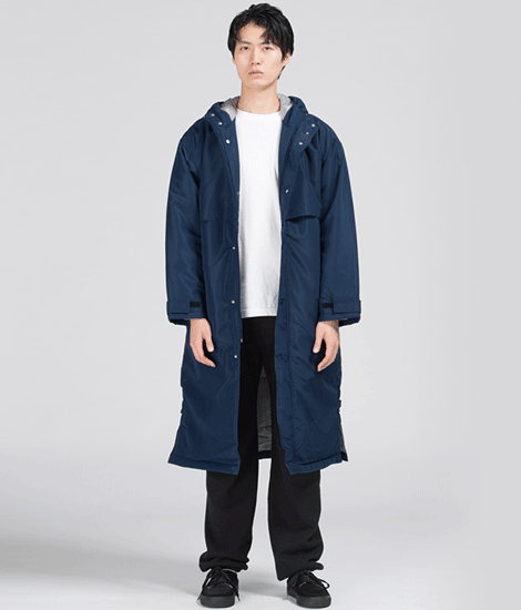 モデル身長184cm　ネイビー/Lサイズ　前開き