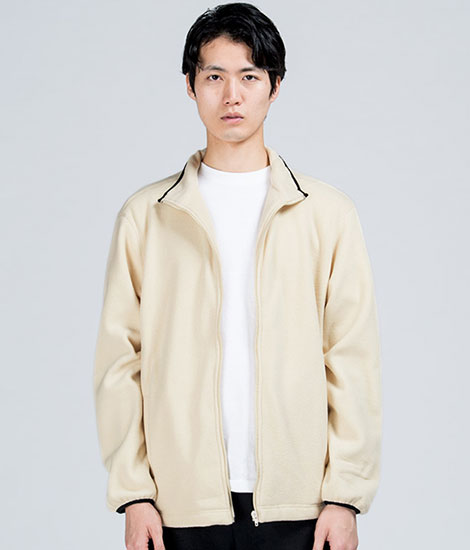 モデル身長184cm　オフホワイト/Lサイズ　前開き