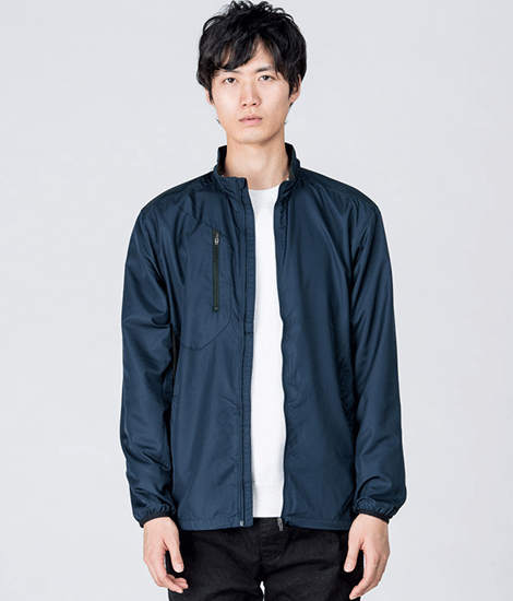 モデル身長184cm　ネイビー/Lサイズ　前開き