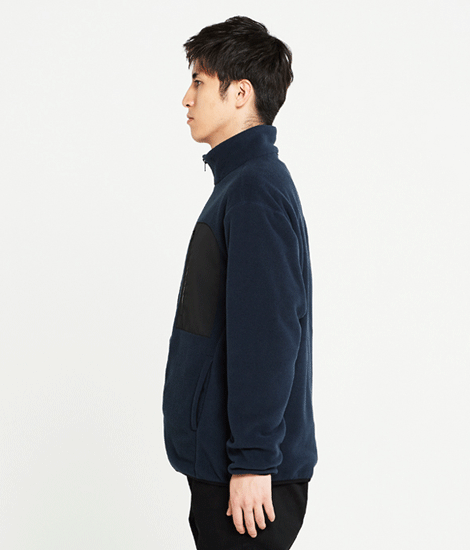 モデル身長180cm　ネイビー　側面