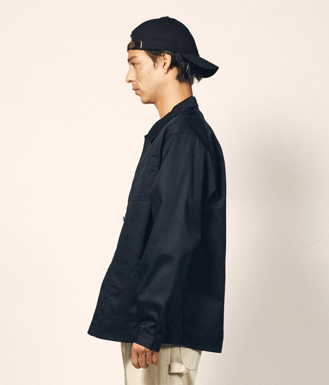 モデル身長182cm　ダークネイビー/Lサイズ　側面