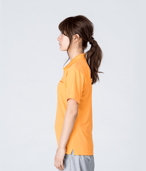4.4オンスドライポロシャツ（ポケット付）（00330-AVP）｜モデル身長161cm　ライトオレンジ/SSサイズ　側面