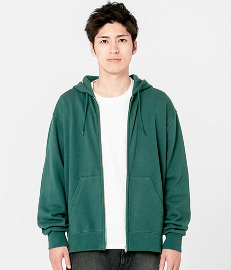 モデル身長180cm　アイビーグリーン　Lサイズ　前開き