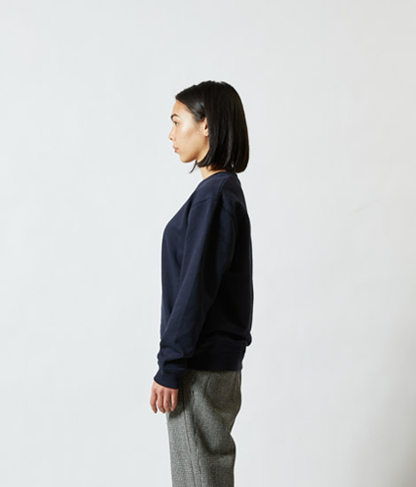 モデル身長160cm　ネイビー/Sサイズ　側面