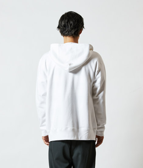 モデル身長182cm　ホワイト/XLサイズ　背面