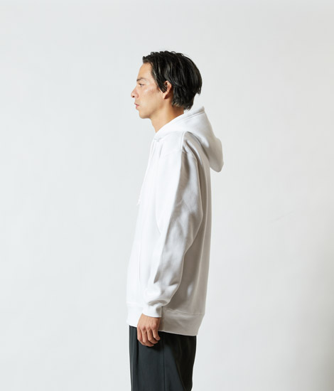 モデル身長182cm　ホワイト/XLサイズ　側面
