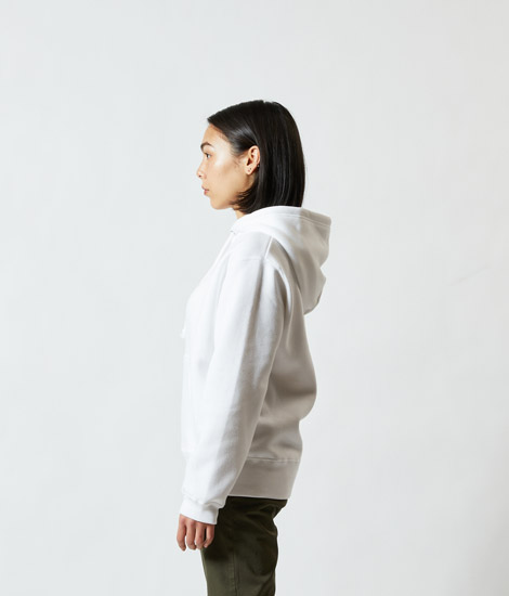 モデル身長160cm　ホワイト/Sサイズ　側面