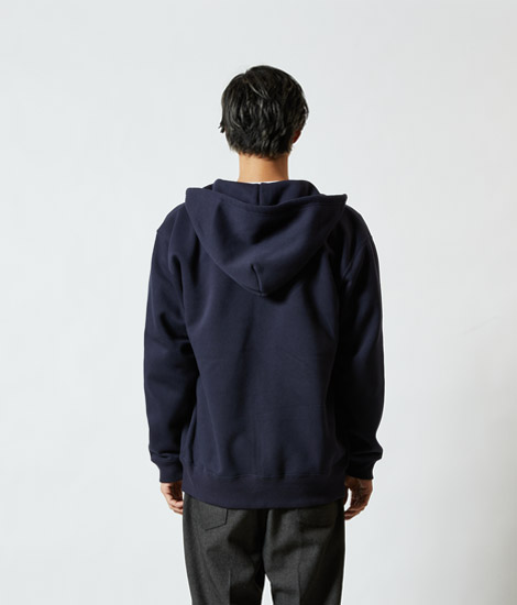 モデル身長182cm　ネイビー/XLサイズ　背面