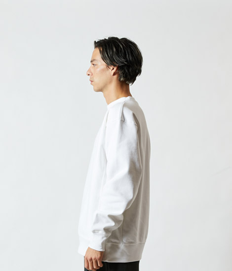 モデル身長182cm　ホワイト/XLサイズ　側面