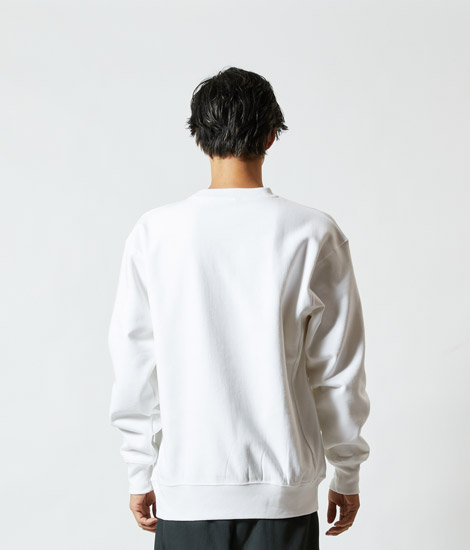 モデル身長182cm　ホワイト/XLサイズ　背面