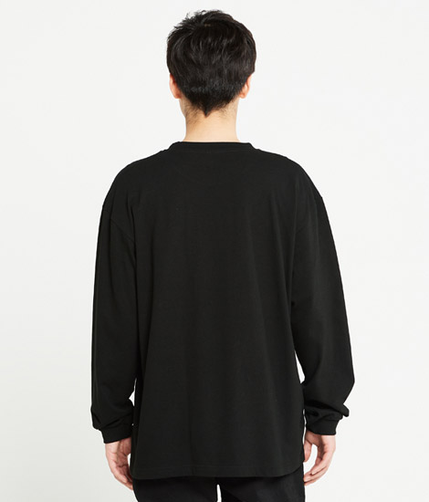 モデル身長180cm　ブラック　背面