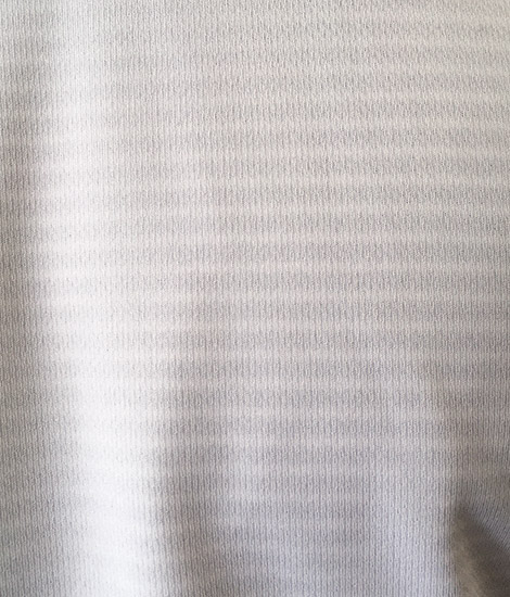 白Tシャツ透け感(拡大)