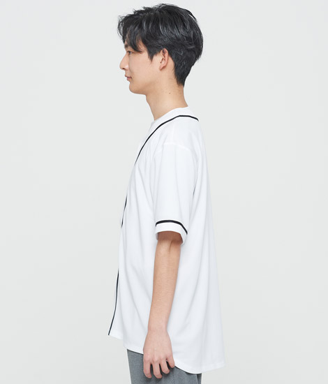 モデル身長175cm　ホワイト/Lサイズ　側面