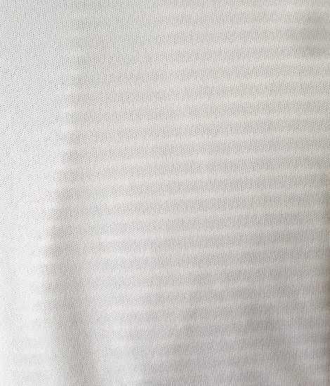 白Tシャツ透け感(拡大)