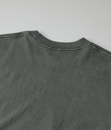 シームラインに現れるアタリやパッカリングがヴィンテージ感を演出