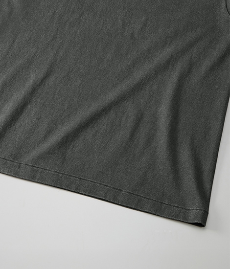 裾口はシングルステッチ始末(天地引き)