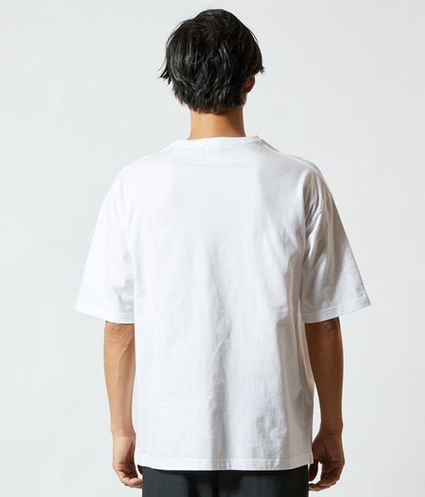 モデル身長182cm　ホワイト/Lサイズ　背面