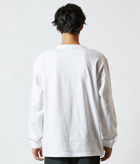 モデル身長182cm　ホワイト/XLサイズ　背面