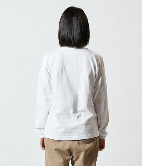モデル身長160cm　ホワイト/Sサイズ　背面