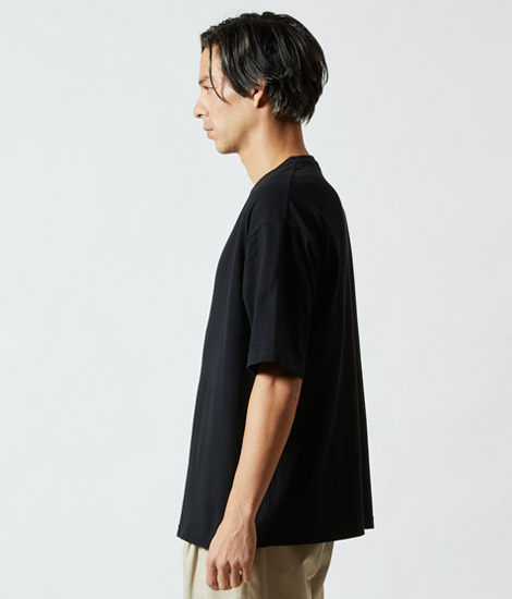 モデル身長182cm　ブラック/Lサイズ　側面
