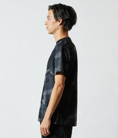 モデル身長182cm　ブラックウッドランド/Lサイズ　側面