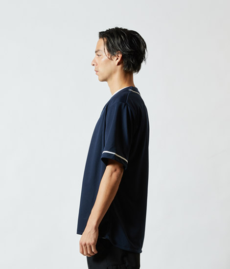 モデル身長182cm　ネイビー/ホワイト　Lサイズ　側面