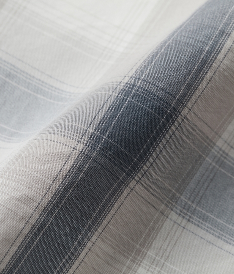 製品洗いを施すことでハリ感をほどよく抑え、生地にやわらなかな風合いをプラス