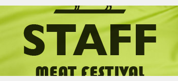 「STAFF」の文字を大きく名入れ